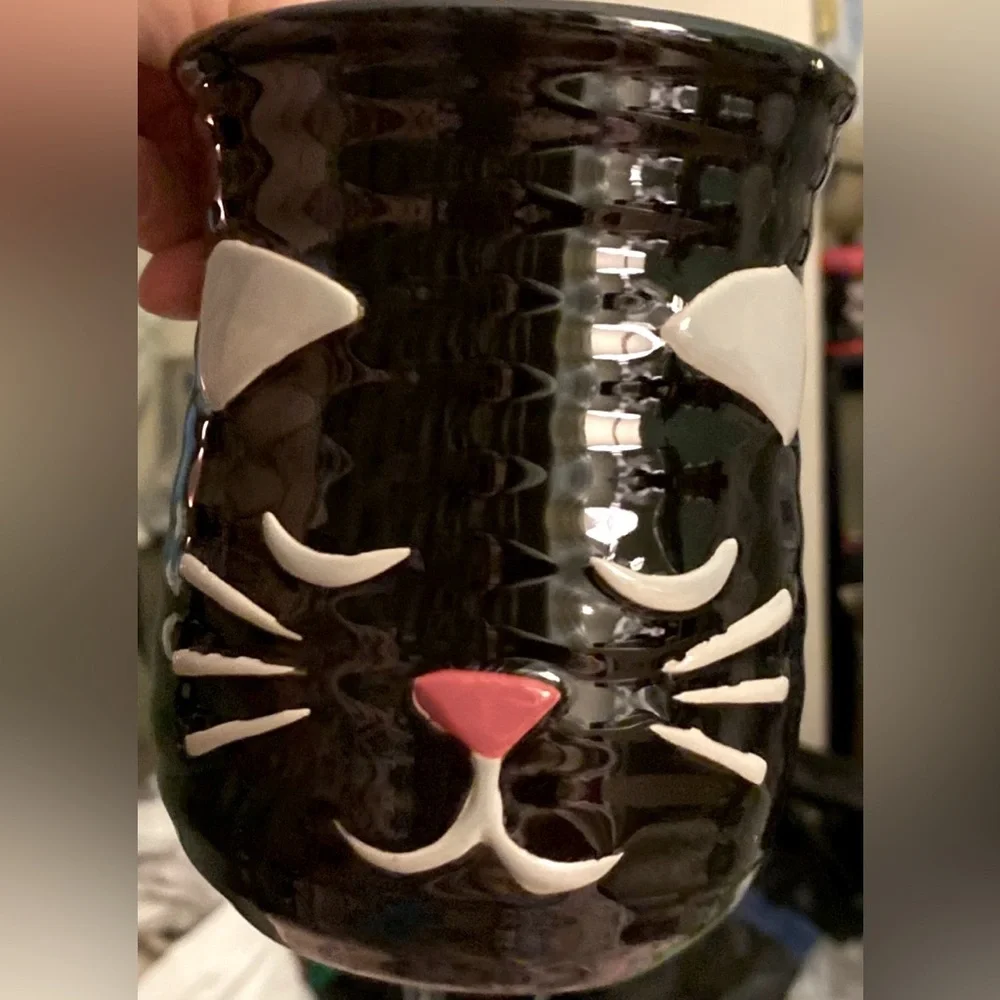Pottery hand warmer mug black kitty cat face ribbed UBM